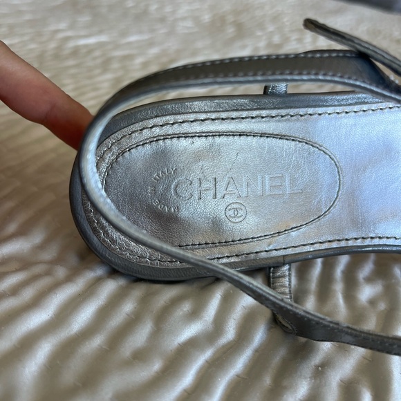 Authentic Chanel Pearl embellished sandals - Picture 8 of 17